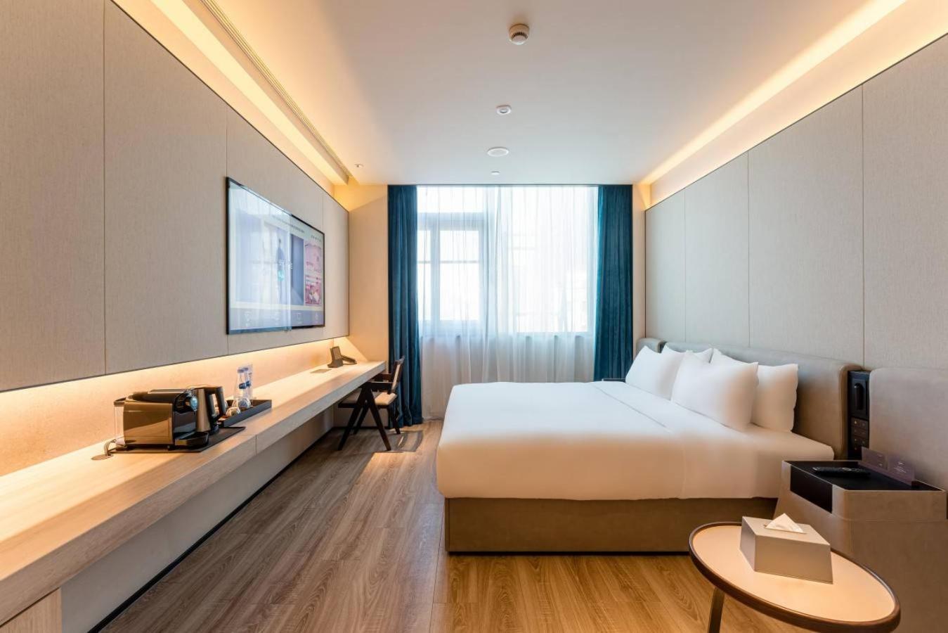 Hotel Crystal Hotel Shanghai North Sichuan Road On The Bund 4*